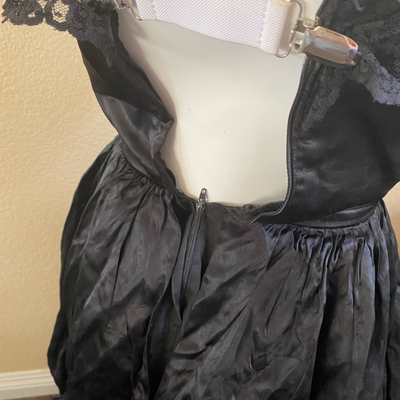 SOLD!!!! Gorgeous vintage black strapless satin and lace full length Ballgown - Picture 6 of 13